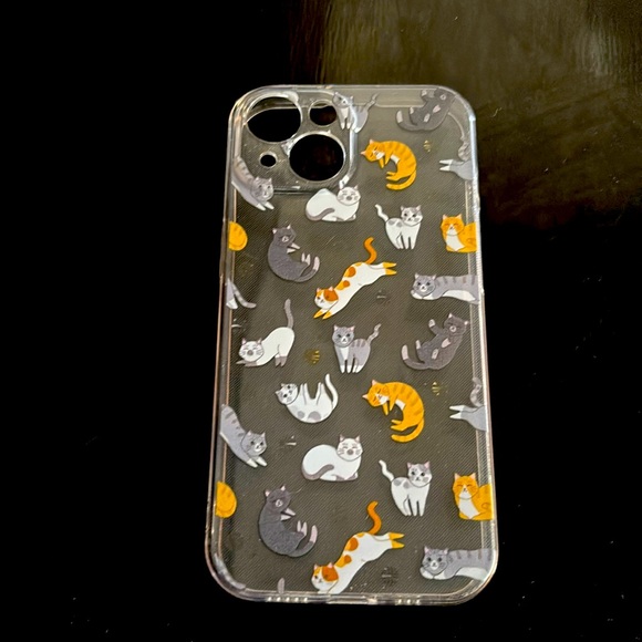 Clear IPhone 15 case with cats on it - Picture 1 of 2